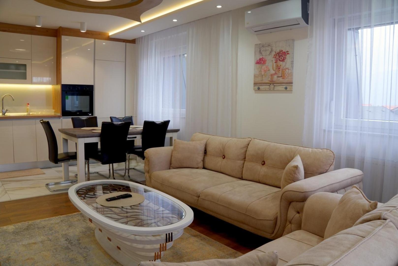 Apartment Triple A